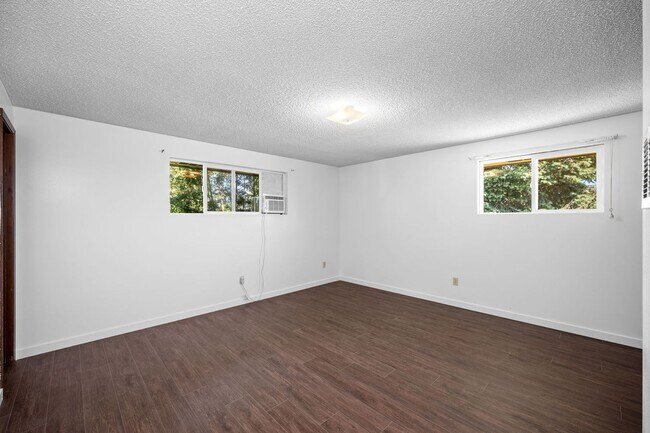 Building Photo - 806 S Adams Rd