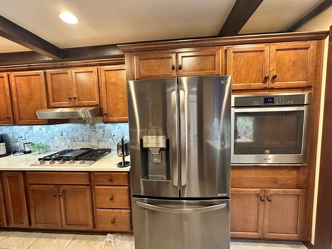 Building Photo - FOR RENT: Unique 2-Bed, 1-Bath Home on a C...