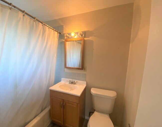 Building Photo - Convenient Aurora Location Near Anschutz Medical Campus And Stanley Marketplace