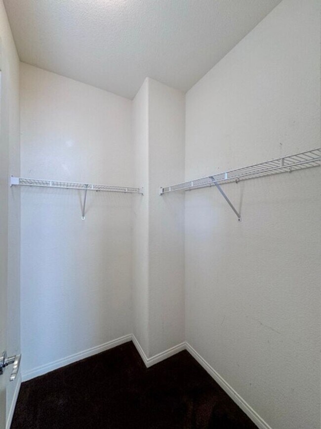 Building Photo - FOR LEASE: Stunning expansive 3 Bedroom Re...