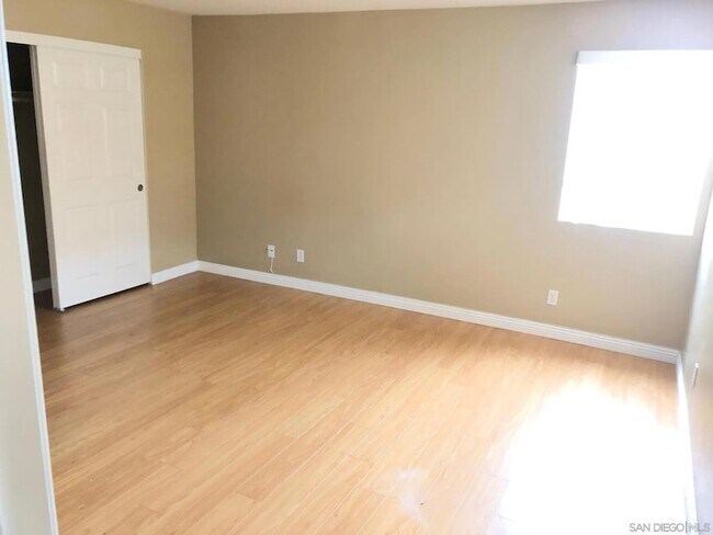 Building Photo - 7280 Hyatt St