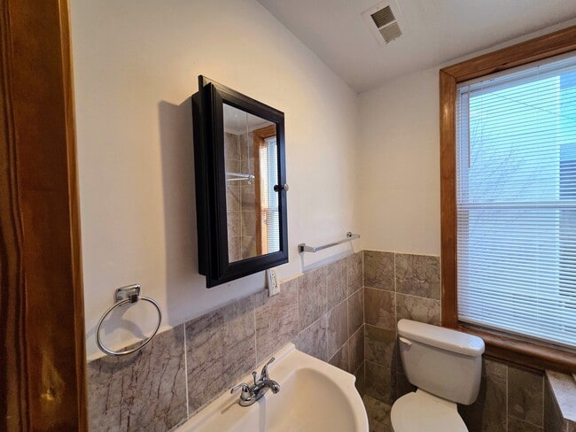 Building Photo - 329 N Preston St