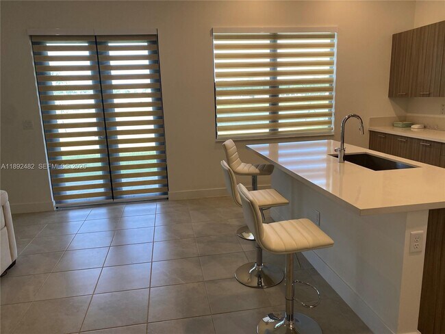 Building Photo - 4435 SW 174th Ave