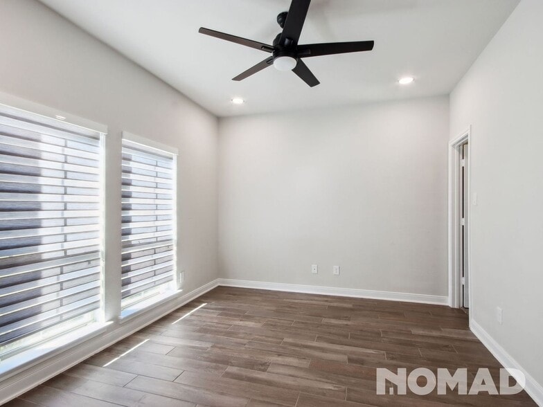 Building Photo - 23602 Persimmon Crk Ln