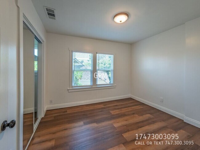 Building Photo - 338 S Benton Way