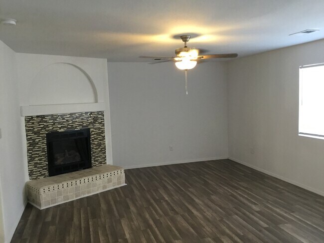 Building Photo - 3833 Oasis Springs Rd NE