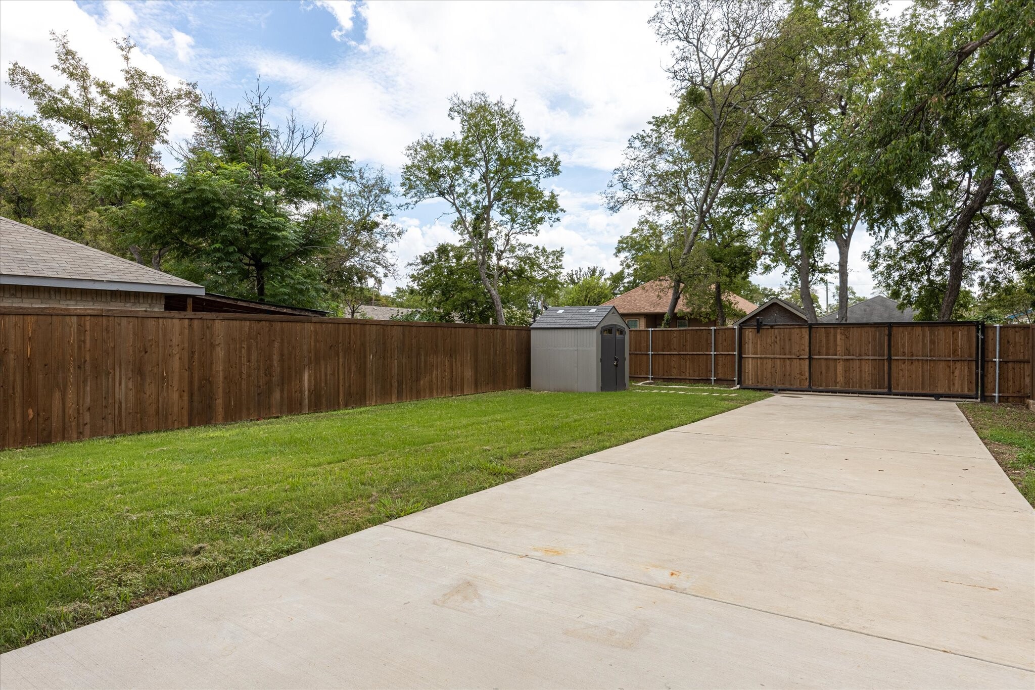 Back Yard & Parking-Shed - 3618 McBroom St