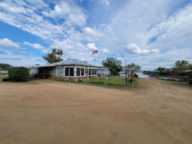 Building Photo - 161 Alexander Dr