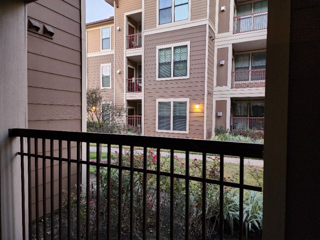 Building Photo - 6725 Brittmoore Rd