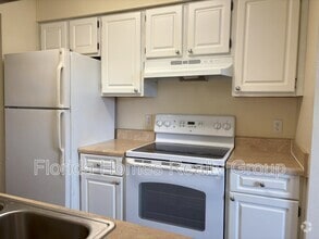 Building Photo - 2925 Winkler Ave