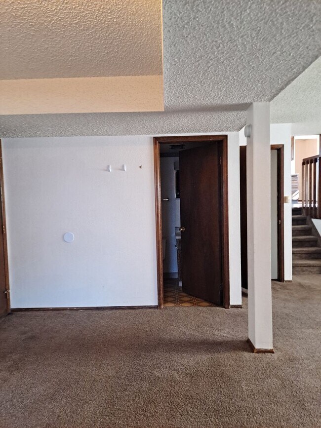 Building Photo - 2 Carefree Ln