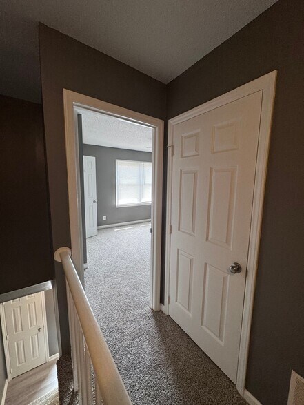 Building Photo - 1131 Glendale Dr