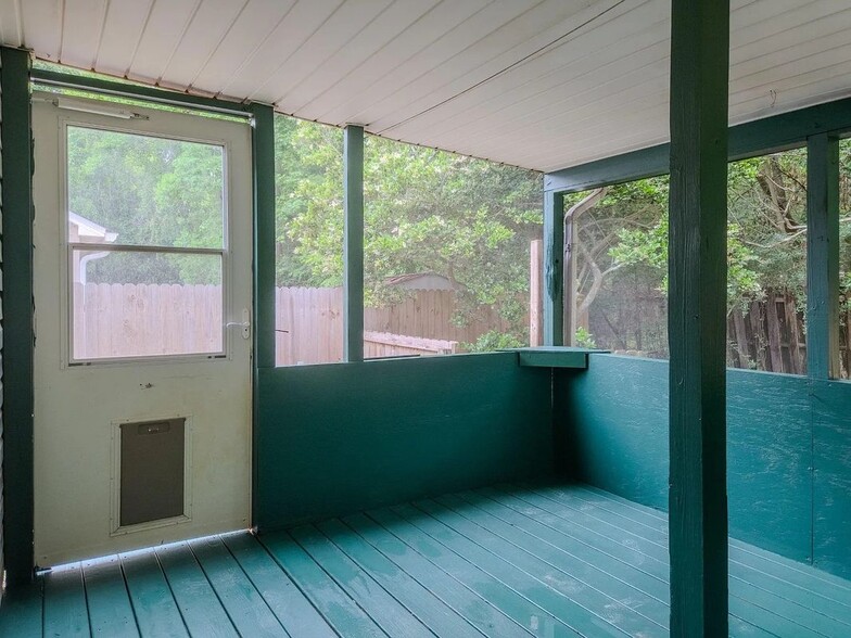Building Photo - 2708 Oak Park Ct
