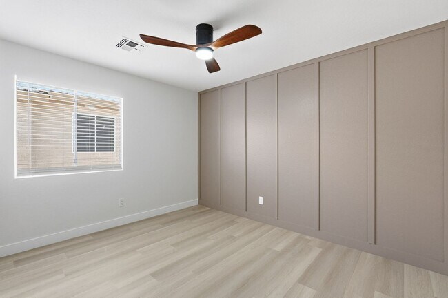 Building Photo - Stunning Home in North Phoenix