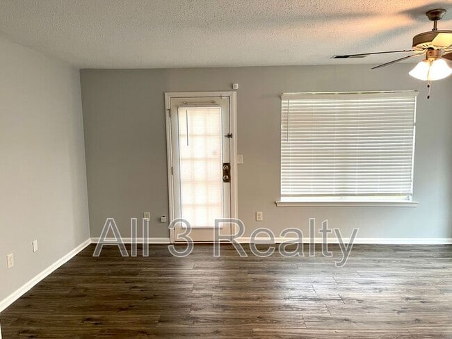 Building Photo - 101 Prattling Ct