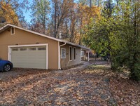 Building Photo - 16585 Leafwood Ct