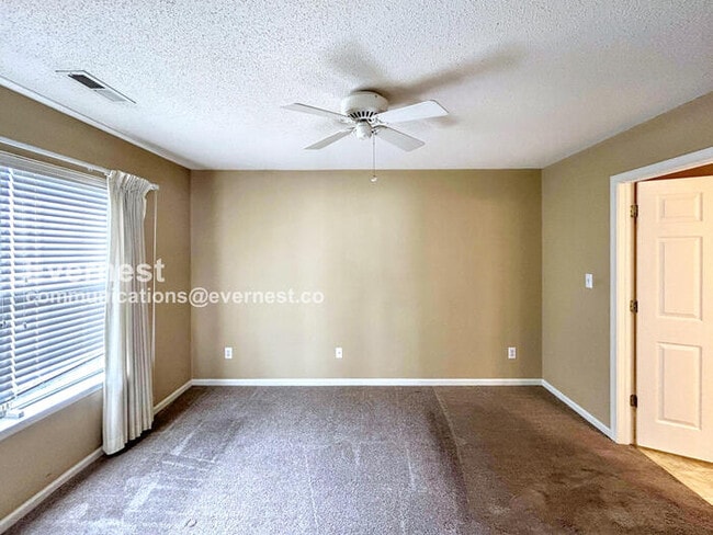 Building Photo - 1804 Westgate Cir