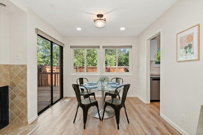 Building Photo - 1545 Camden Village Cir