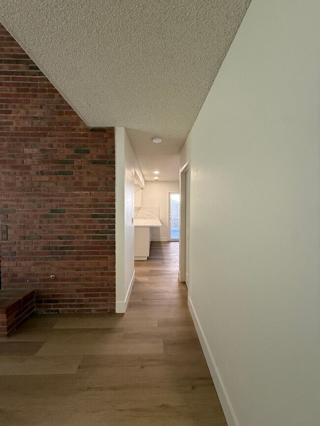 Building Photo - Just Beautifully Updated Village Hills Single Story Home in Orcutt
