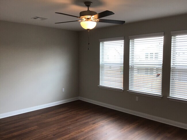Building Photo - 6109 Gerard Dr