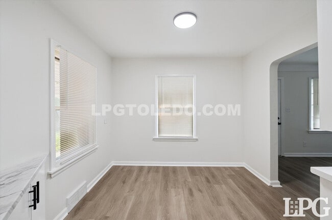 Building Photo - 3714 Wallwerth Dr