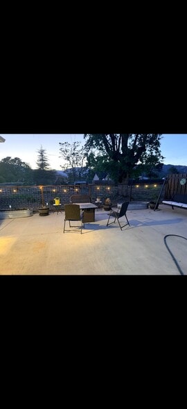 Building Photo - 21081 Barnes St