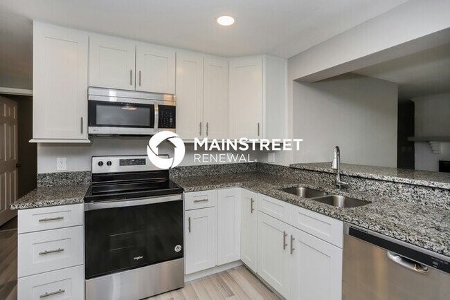 Building Photo - 3 Bedroom Pet-Friendly Home in Clearwater, FL with Main Street Renewal