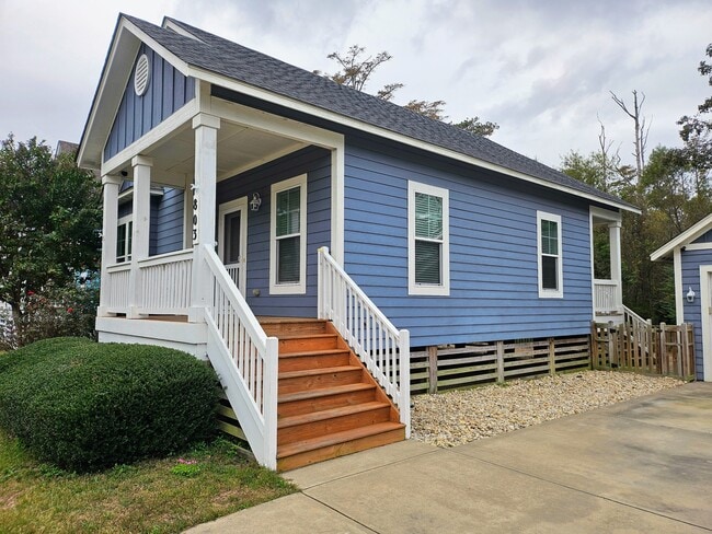 Building Photo - 803 Lindsey Ln