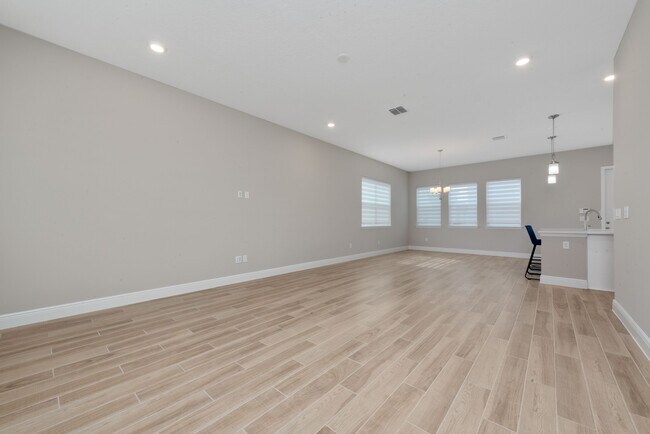 Building Photo - 6541 Rover Wy