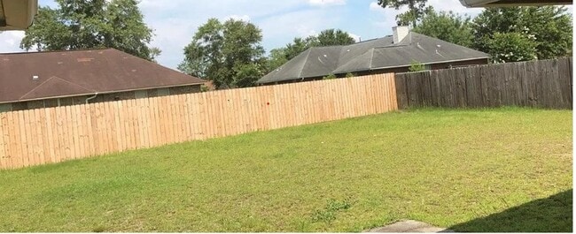 Building Photo - 303 Camden Ct