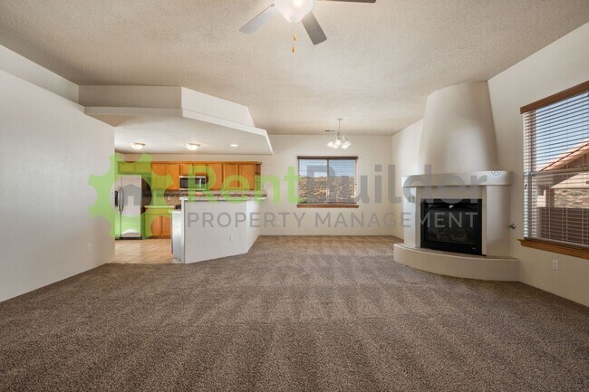 Building Photo - Model Perfect Living in Beautiful Loma Pinon