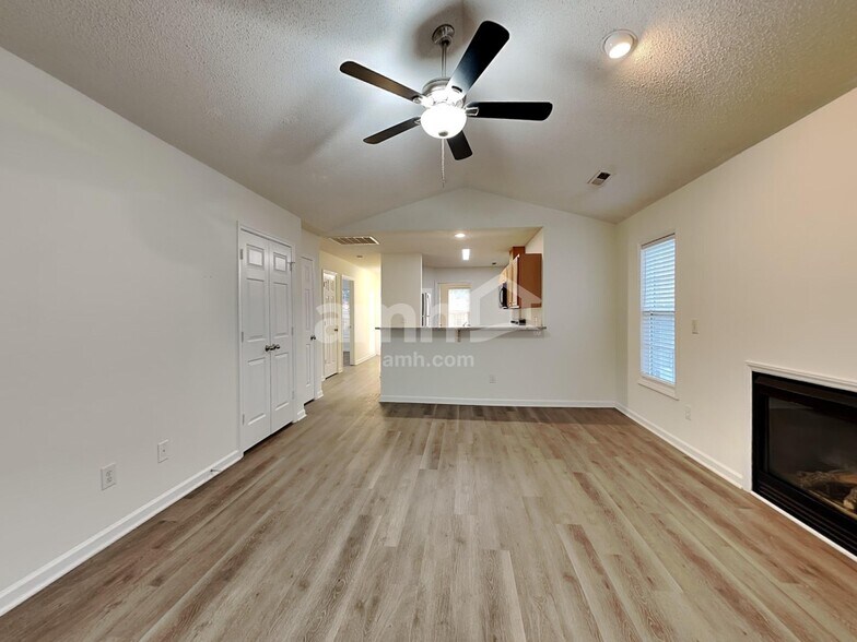 Building Photo - 164 Cameron Way Cir