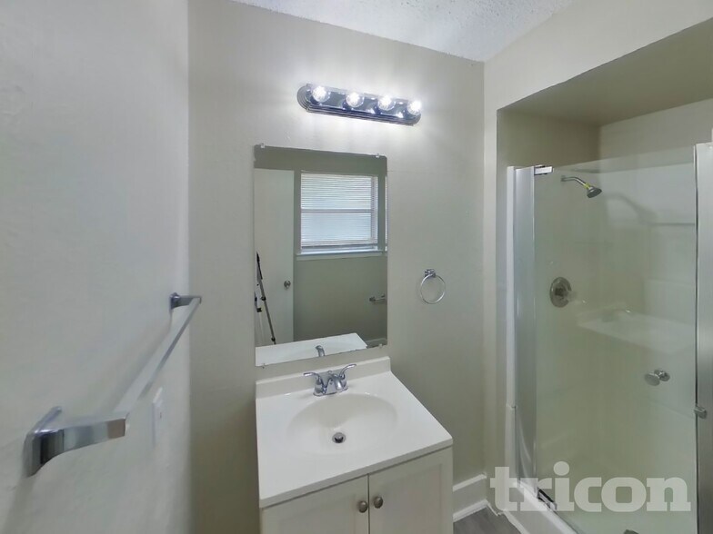 Building Photo - 1016 Kay Lynn St