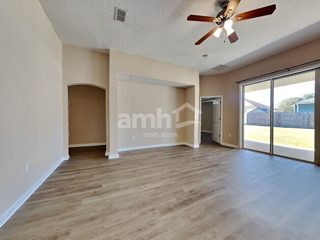 Building Photo - 3108 Silverado Cir