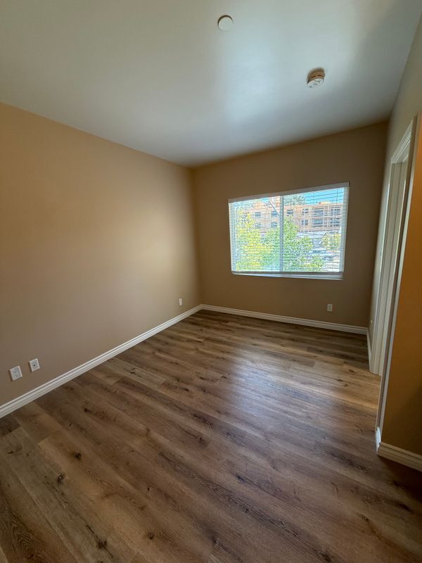 Building Photo - 1769 Los Feliz Dr
