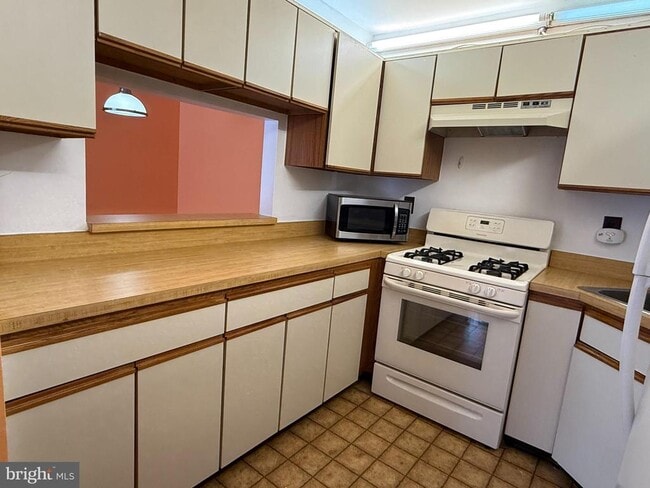 Building Photo - 14 Mimosa Ct