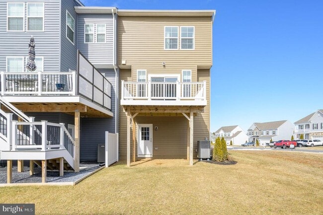 Building Photo - 201 Hillsdale Pl