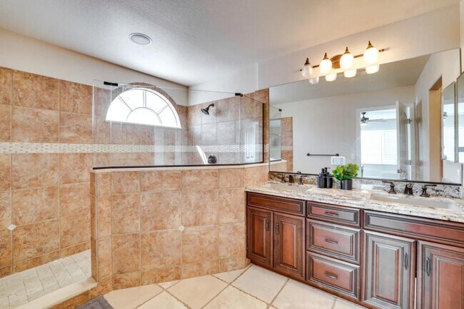 Building Photo - 2697 Pala Dura Dr