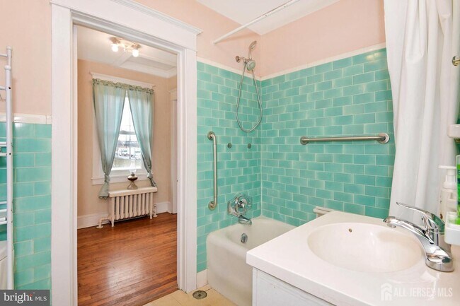 Building Photo - 3728 US-1