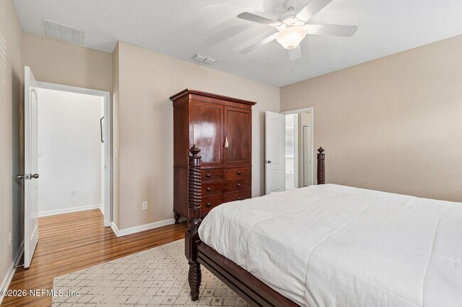 Building Photo - 206 Mission Cove Cir