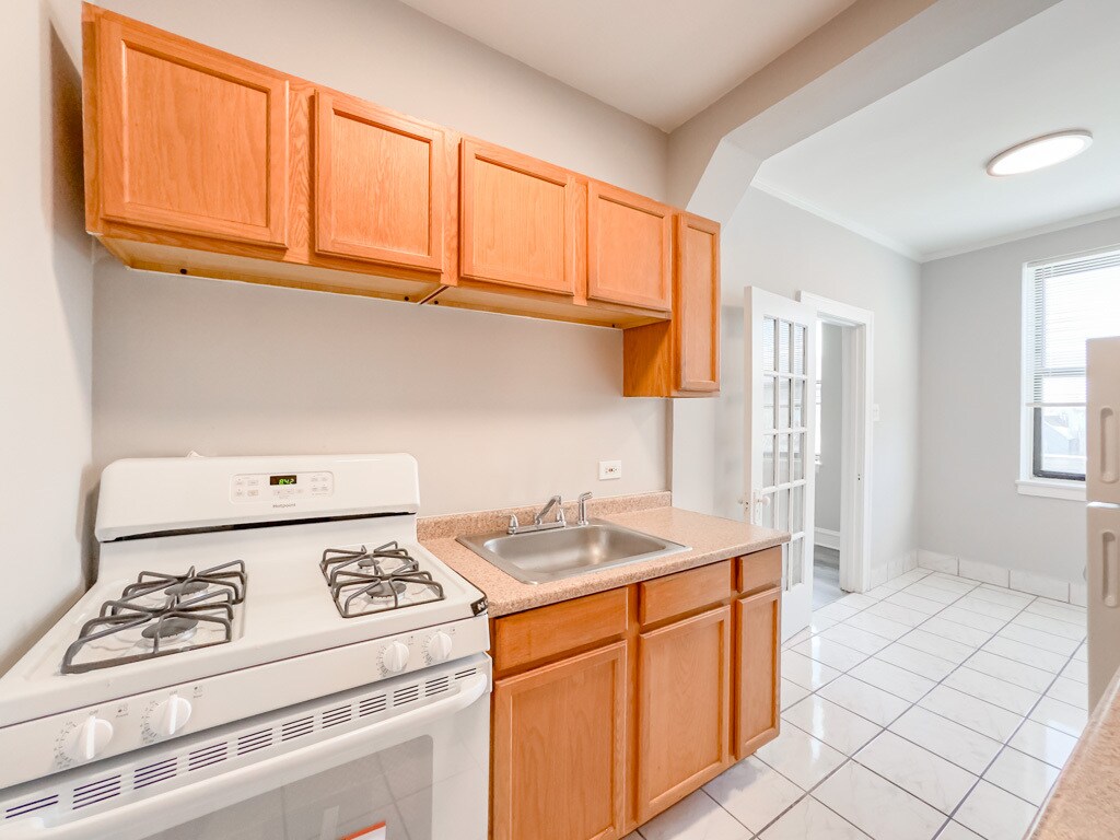 Building Photo - 4857 N Damen Ave