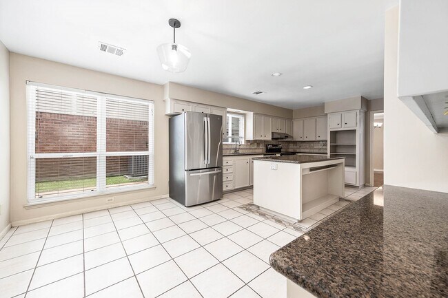 Building Photo - 12302 Piping Rock Dr