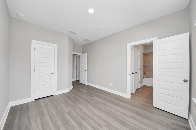 Building Photo - 5300 Berkeley Knl Cir