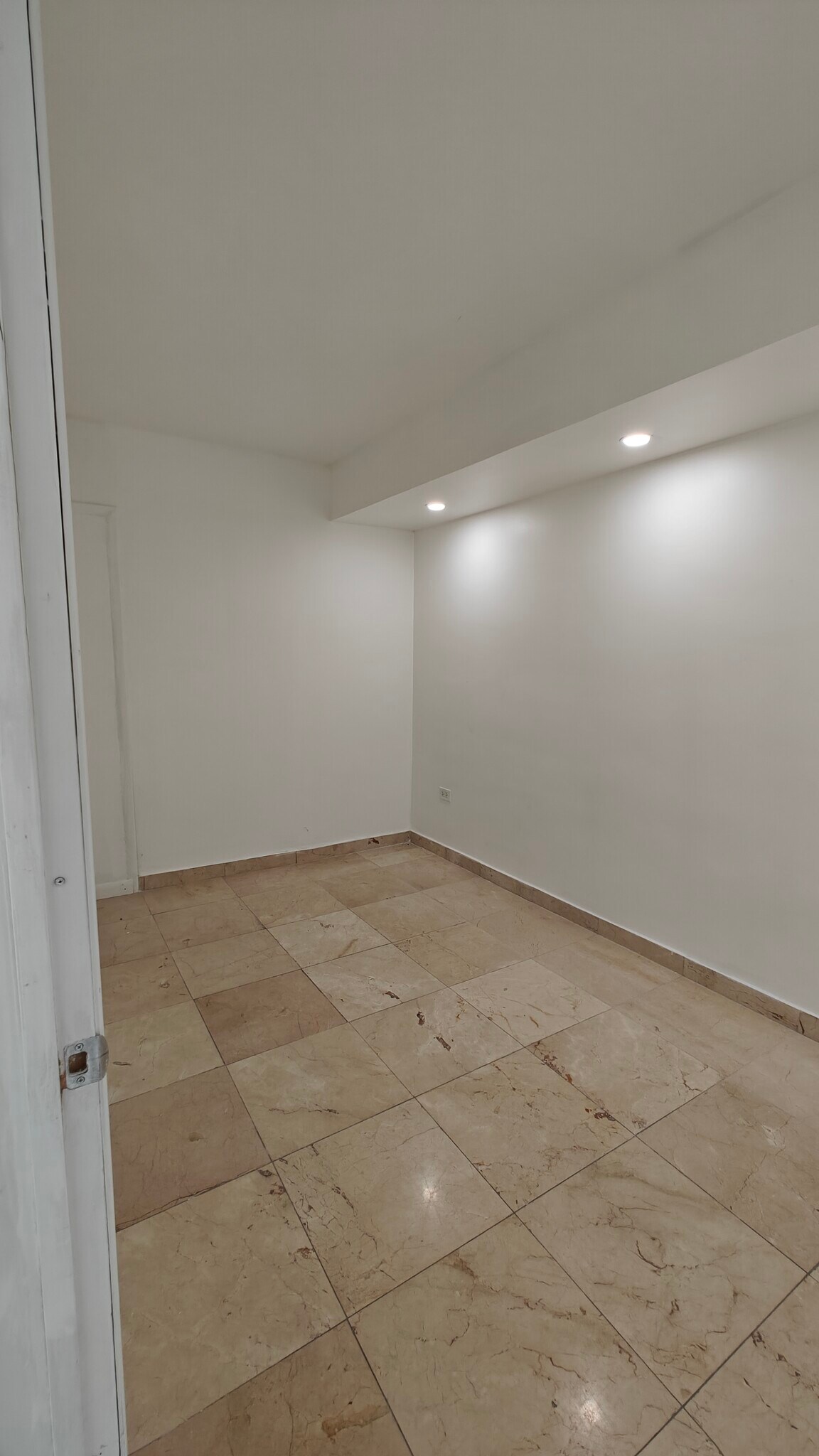 Building Photo - 825 Brickell Bay Dr