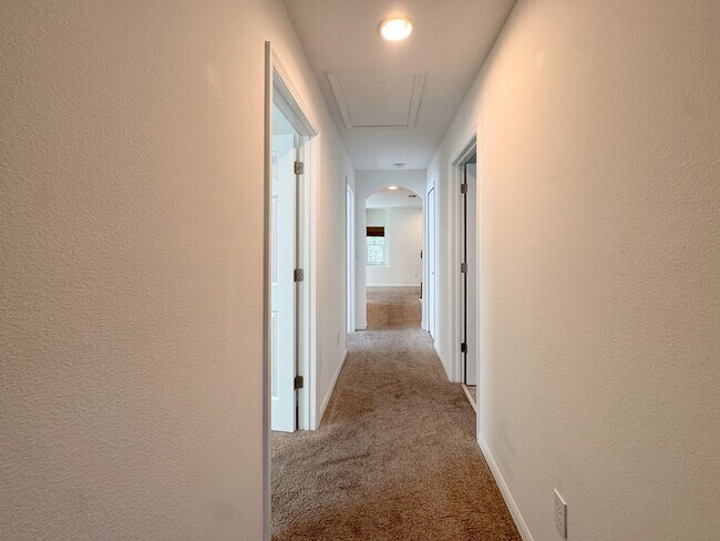 Building Photo - Windermere Landings Highly Desirable 3/2.5 Home...Beautifully Upgraded (2139 sq ft)! MUST SEE!