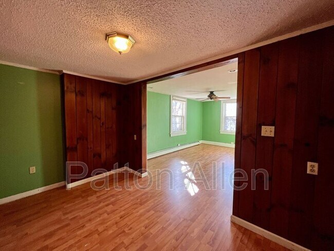 Building Photo - 130 Edwin Pl