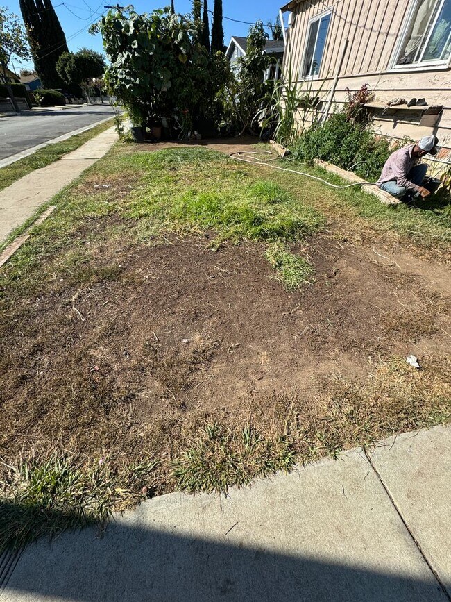 Building Photo - La Habra Duplex