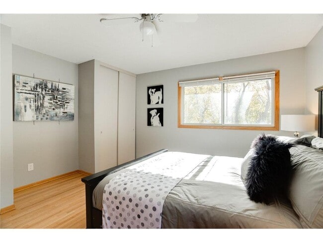 Building Photo - 821 Weeks Ave SE