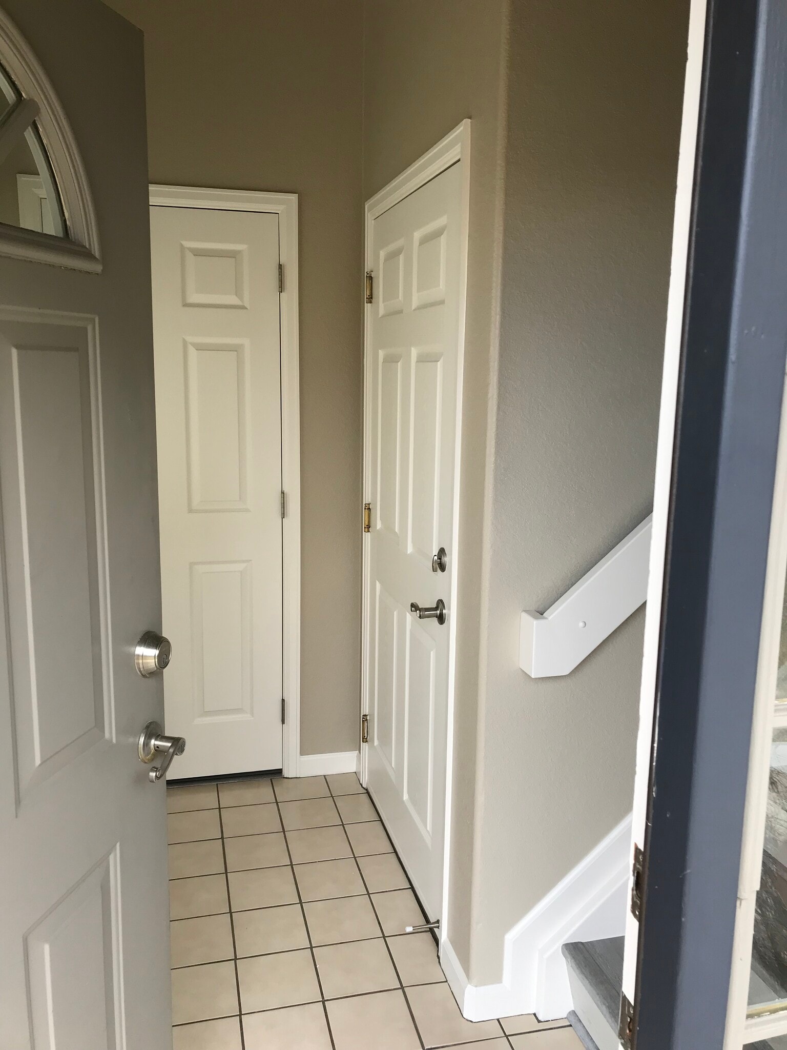 Entryway - 960 W 112th Ave