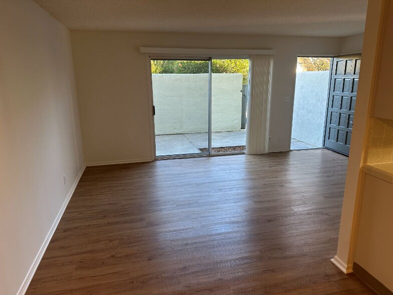 Building Photo - 1750 Prefumo Canyon Rd